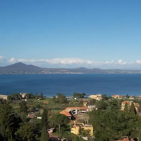 Casa Vacanze Gli Oleandri Bracciano  Exterior photo